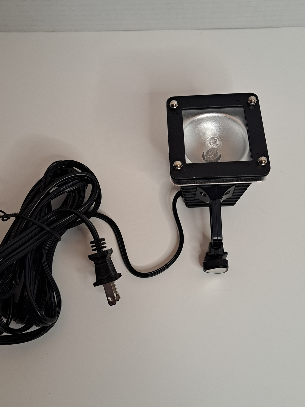 Halogen Camera and Camcorder Quartz Video Light by Sima 120V/ 150 Watt DC. 1988